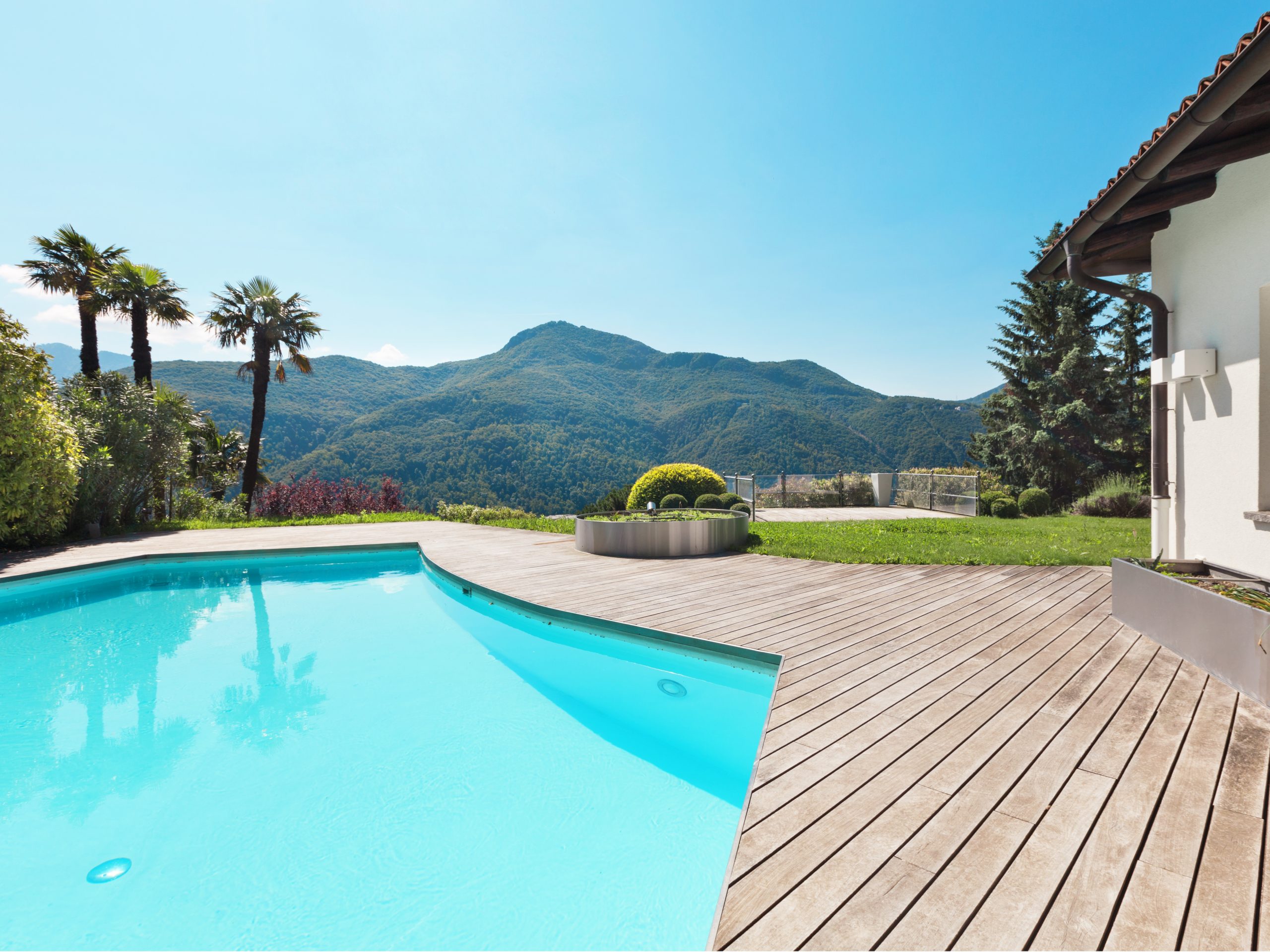 le spécialiste de l'entretien de piscine sud corse.